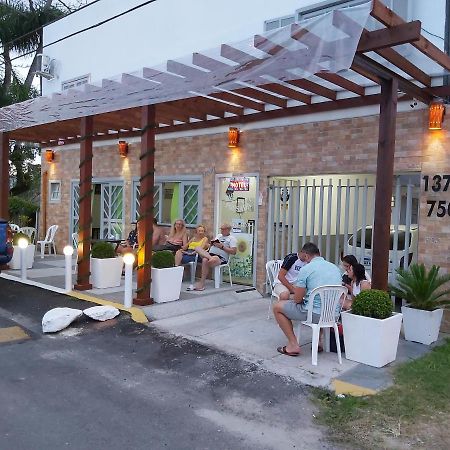 Hotel Pousada Girassol Matinhos Buitenkant foto